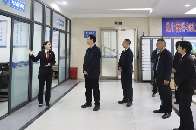省法院领导到卧龙区法院调研指导工作